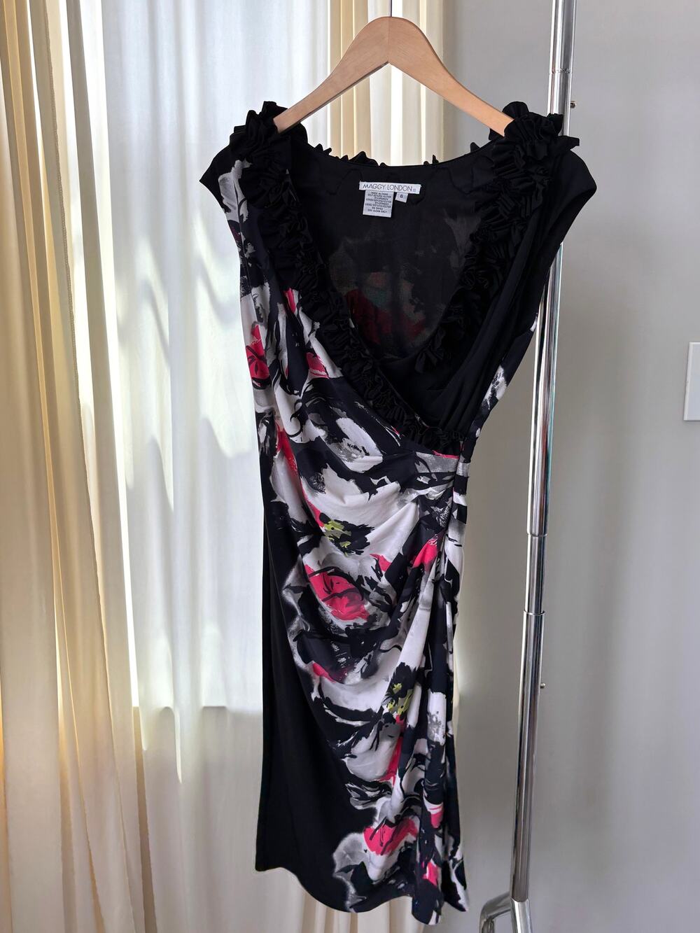 Maggy London Dress Size 6 Romantic Ruffle Floral Ruched Office Siren Goth Glam